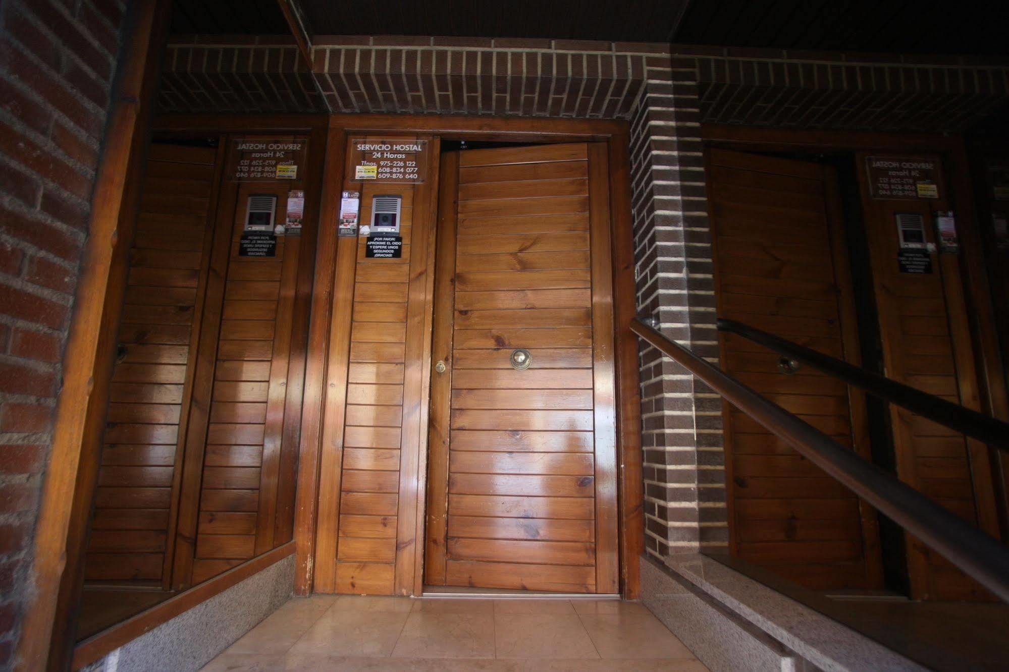 Hostal Caballeros Soria Dış mekan fotoğraf